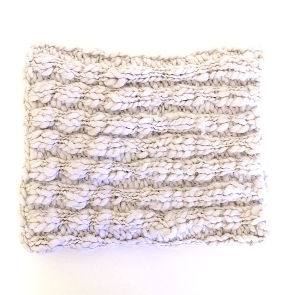 American Eagle Outfitters thick infinity scarf